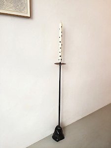 Kerzenleuchter für Altarkerzen. H: 95 cm. Keramik, Kupfer, Skistock, 2016