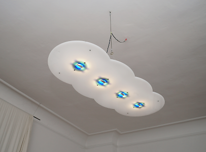 Die grosse Blende: LED-Esstischleuchte.  Länge 108, Breite 46cm. 2016
