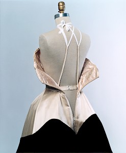 Charles James, Metropolitan Museum, The Costume Institute,  New York 1999. C-Print   41,7 x 49. © Christin Losta